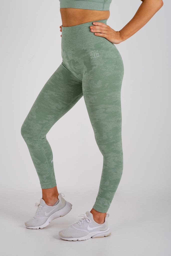 https://in2itactivewear.com.au/cdn/shop/products/in2it-StudioSession-3423-Edit_1024x1024.jpg?v=1616043307